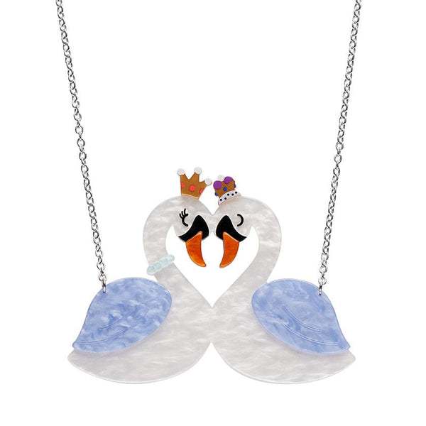nscp104swanlovenecklace-