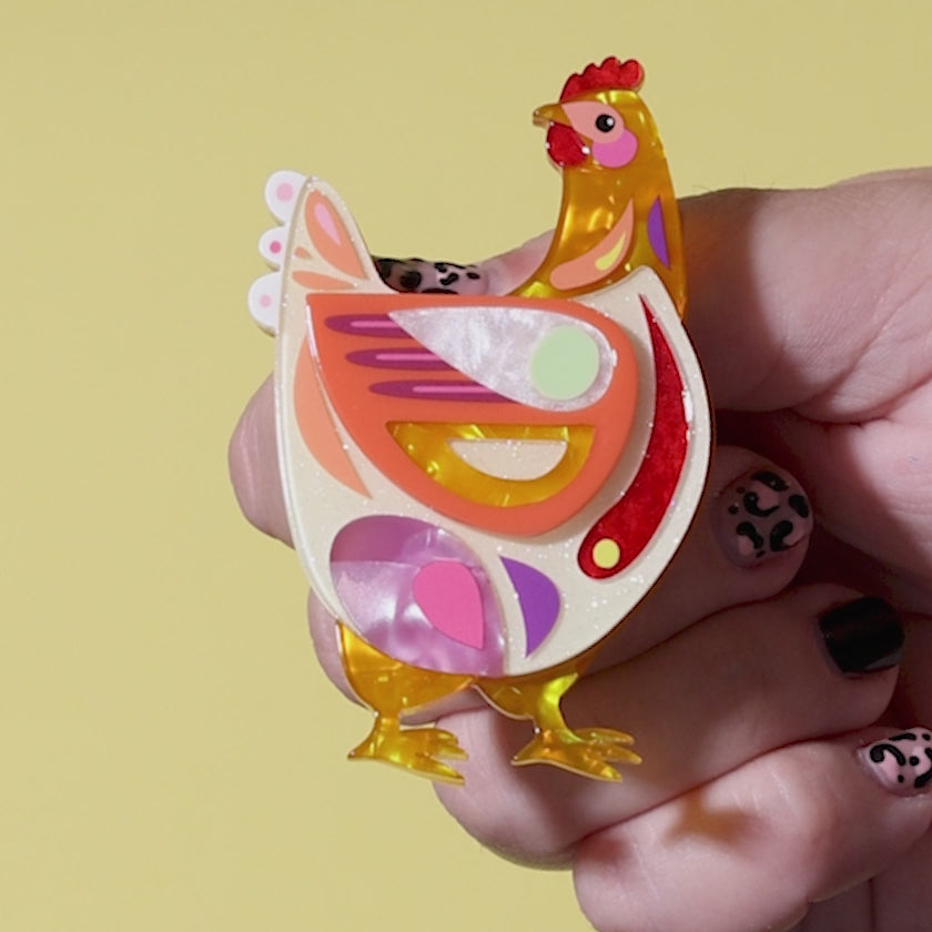 Bessie the Chicken Brooch – Erstwilder