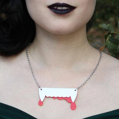 Erstwilder Vampire's Kiss  Necklace N6590-8010