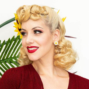 Erstwilder She Loves Me Daisy Earrings E6814-8060