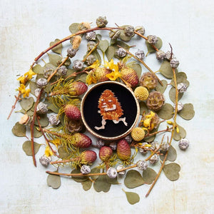 Erstwilder Banksia Man Brooch BH6828-9000