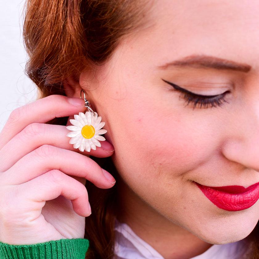 Erstwilder She Loves Me Daisy Drop Earrings E6930-8060