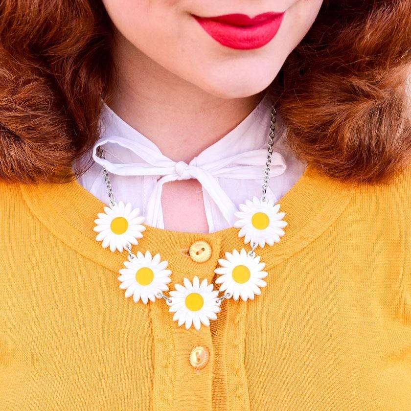 Erstwilder She Loves Me Daisy Necklace N6795-8060