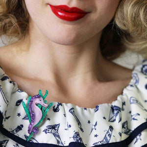 Erstwilder Sandy the Shy Seahorse Brooch BH5747-5040