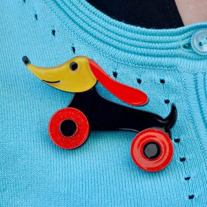 Erstwilder Trundling Tail-Wagger Brooch BH6703-7010